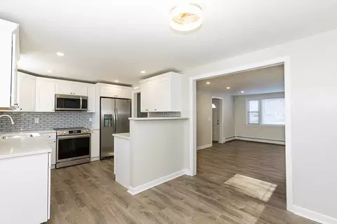 Entry Way - 79 Duncan Rd, Warwick, RI 02886 photo 1 of 1