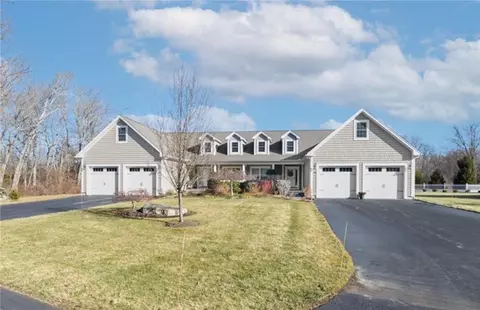 24 Hamilton Farm Rd, North Kingstown, RI 02852