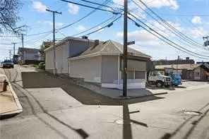 407 Arnold St, Woonsocket, RI 02895