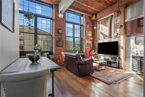 15 Higgins St #207, Smithfield, RI 02917