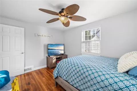 Bedroom - 64 Claypool Dr, Warwick, RI 02886 photo 4 of 5