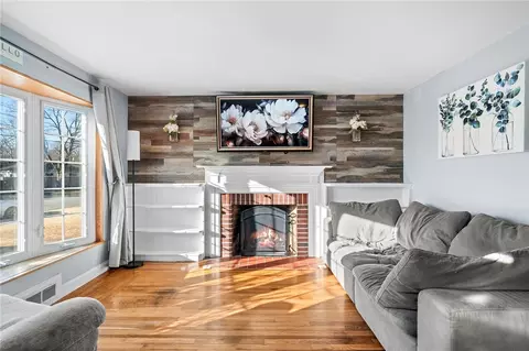 Living - 64 Claypool Dr, Warwick, RI 02886 photo 4 of 4
