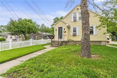 453 Woonasquatucket Ave, North Providence, RI 02911