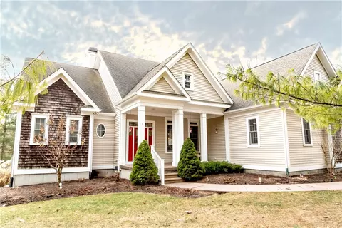 1 Kristen Dr, Greenville, RI 02828