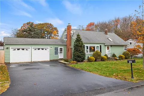 143 Lewiston St, Warwick, RI 02889