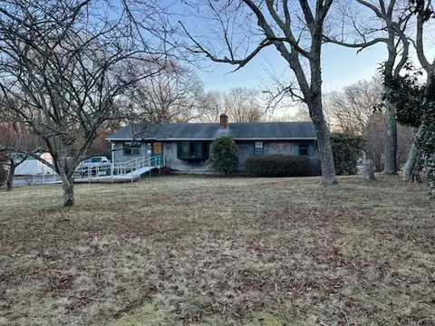 414 Allen Ave, South Kingstown, RI 02879