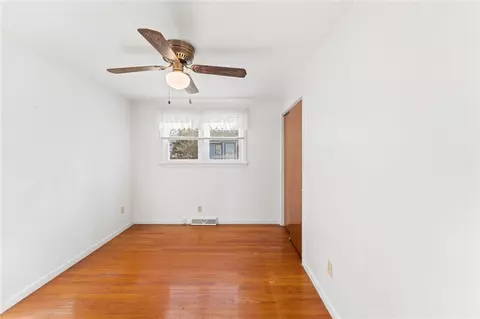 Bedroom - 37 Eldridge Ave, Warwick, RI 02886 photo 5 of 6