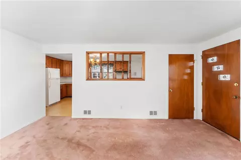 Living - 37 Eldridge Ave, Warwick, RI 02886 photo 4 of 4
