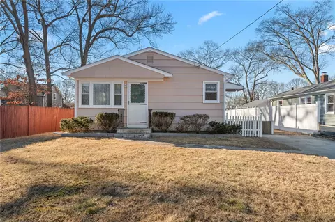 Exterior - 37 Eldridge Ave, Warwick, RI 02886 photo 2 of 4