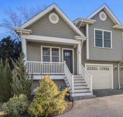 281 Massasoit Ave, East Providence, RI 02914