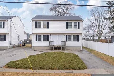 218 Grosvenor Ave, East Providence, RI 02914