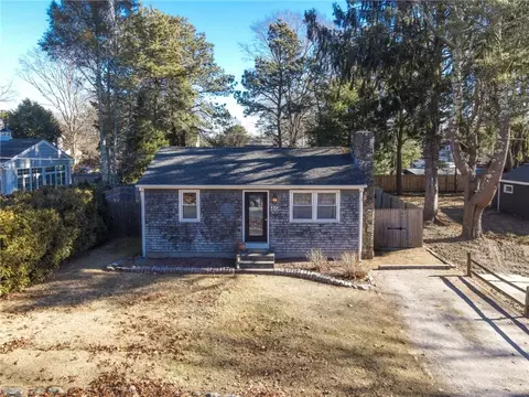 46 Willow Rd, Charlestown, RI 02813