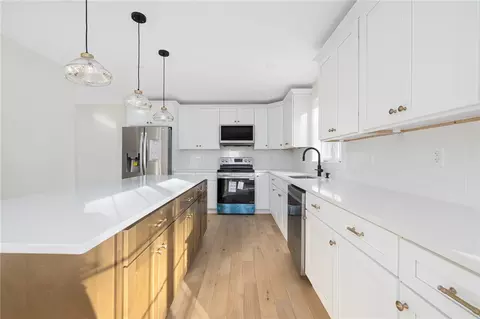 Kitchen - 21 Echo Rd, Glocester, RI 02814 photo 3 of 3