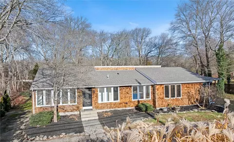 20 Hull St, Jamestown, RI 02835