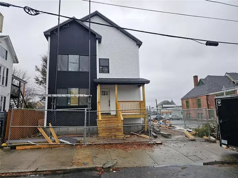 15 Roanoke St, Providence, RI 02908