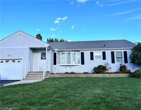 159 Brayton Ave, Cranston, RI 02920