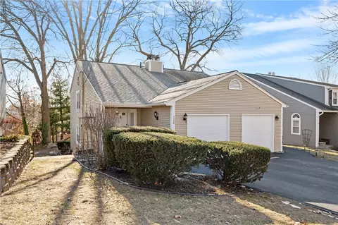 128 Arbor Dr #2A, Providence, RI 02908