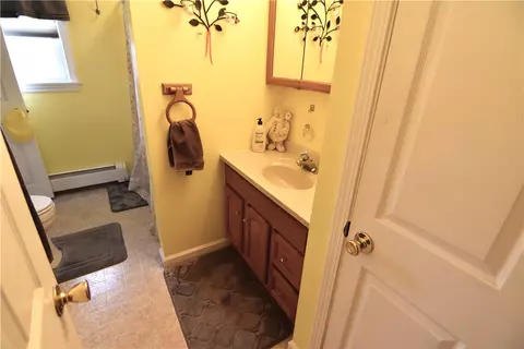 88 Carey Ct, Woonsocket, RI 02895 photo 8