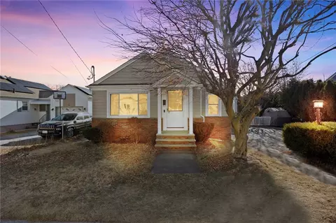 34 Waveland Ave, Johnston, RI 02919