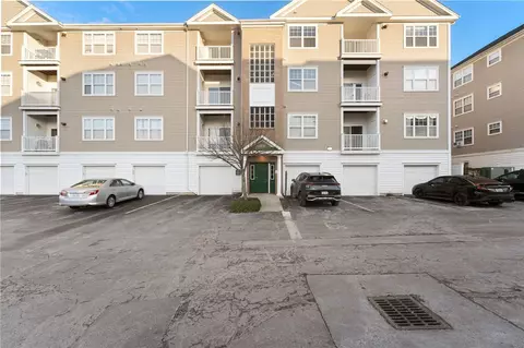 94 Mill St #302, Woonsocket, RI 02895