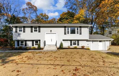 51 Kingswood Rd, North Kingstown, RI 02852