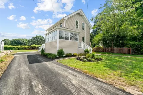 32 Whipple Ave, Warwick, RI 02889