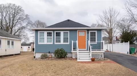 Exterior - 283 Bellman Ave, Warwick, RI 02889 photo 3 of 9