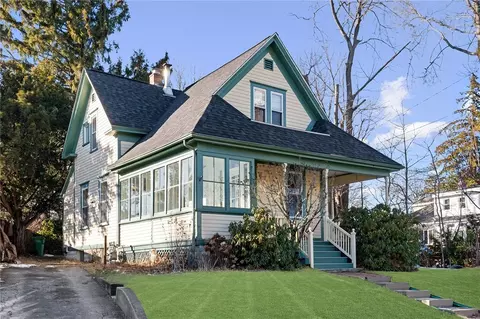 223 Narragansett Pkwy, Warwick, RI 02888