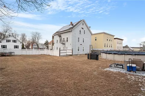 43 Rivulet St, Woonsocket, RI 02895 photo 3