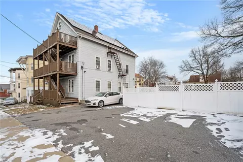 43 Rivulet St, Woonsocket, RI 02895 photo 2