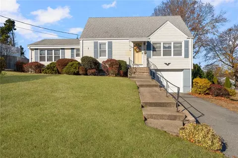 77 Westfield Dr, Cranston, RI 02920