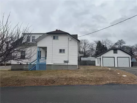 189 Aylsworth Ave, Woonsocket, RI 02895 photo 4
