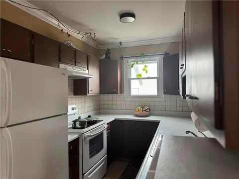 189 Aylsworth Ave, Woonsocket, RI 02895 photo 11