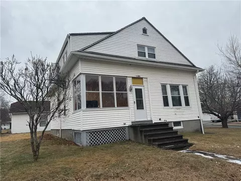 189 Aylsworth Ave, Woonsocket, RI 02895 photo 2