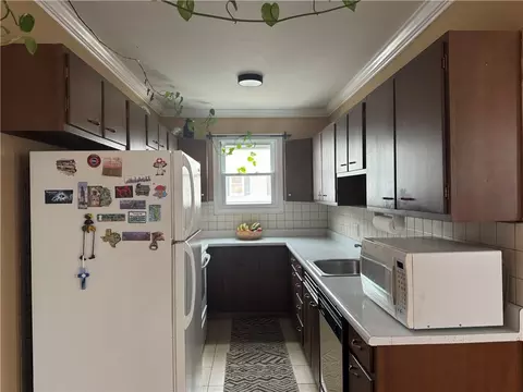 189 Aylsworth Ave, Woonsocket, RI 02895 photo 10
