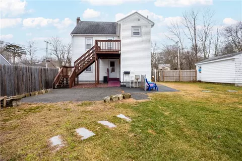 33 Hill St, Coventry, RI 02816
