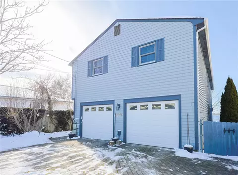 240 Narragansett Ave, East Providence, RI 02915