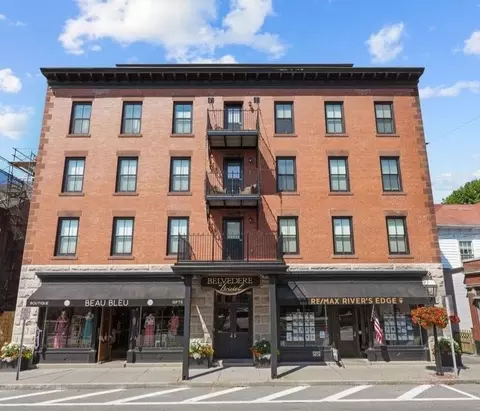 423 Hope St #5E, Bristol, RI 02809
