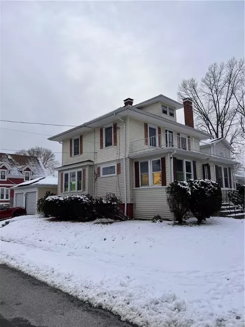 124 Auburn St, Cranston, RI 02910