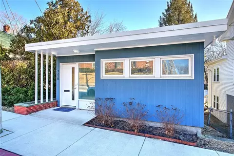 3220 Post Rd, Warwick, RI 02886