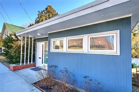 3220 Post Rd, Warwick, RI 02886 photo 2