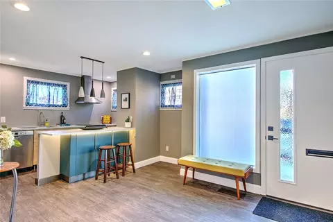 3220 Post Rd, Warwick, RI 02886 photo 6