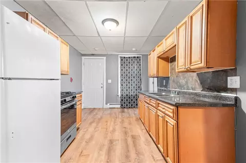 9 Wilson Ave, Woonsocket, RI 02895 photo 7