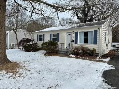 43 Nantucket Dr, Mystic, CT 06355