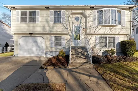 36 Vivian Ave, North Providence, RI 02904