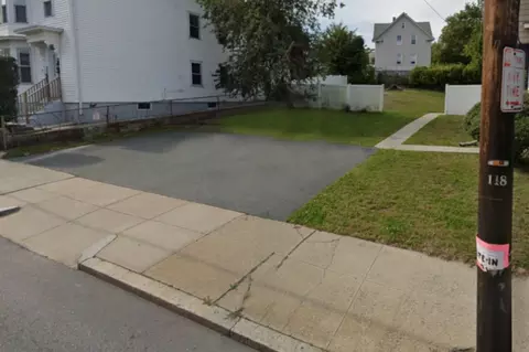 672 Douglas Ave, Providence, RI 02908