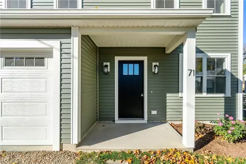 71 Logan St, Warwick, RI 02889 photo 4