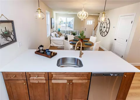 71 Logan St, Warwick, RI 02889 photo 16