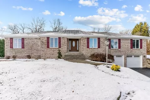 66 Kimberly Ln, Cranston, RI 02921