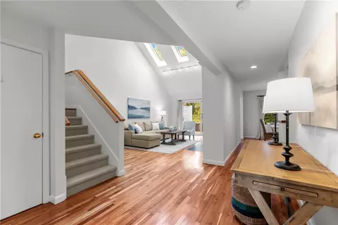 31 Bagy Wrinkle Cv, Warren, RI 02885